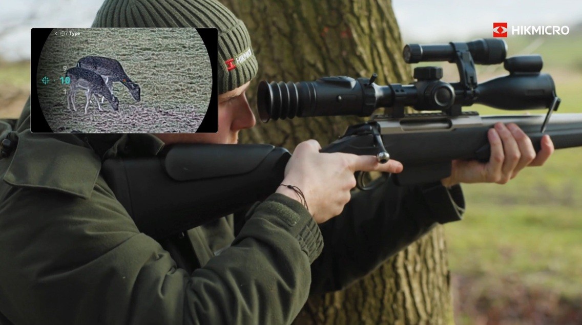 HikMicro ALPEX PRO A50PL LRF, встановлений на сумісне кріплення для зброї