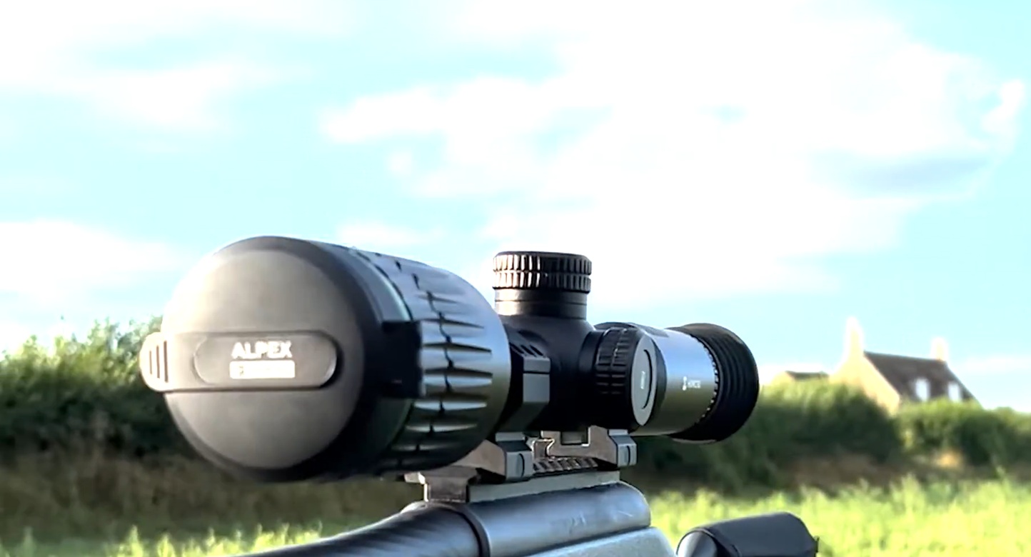 HikMicro ALPEX A50TN під час спостереження в умовах низької освітленості