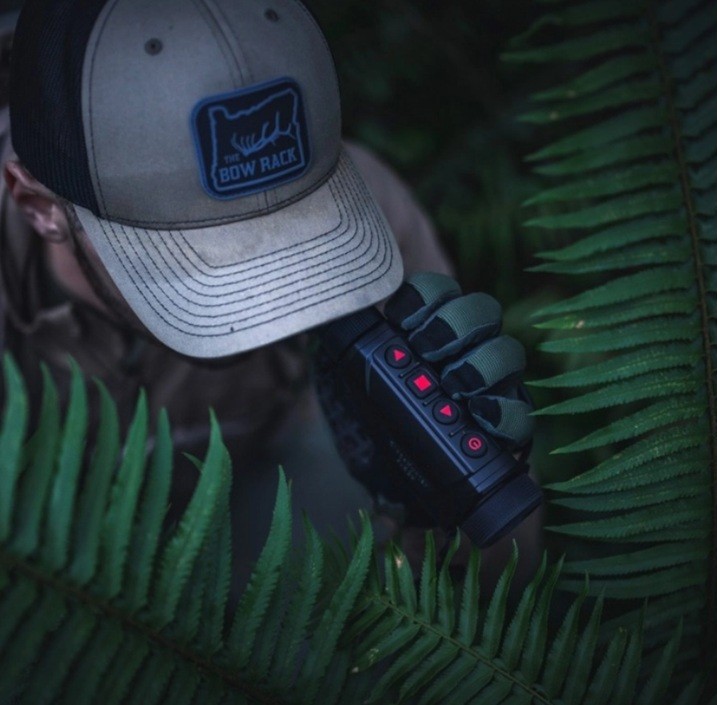 Использование тепловизора ATN BlazeHunter 335 LRF во время полевого наблюдения с измерением дистанции