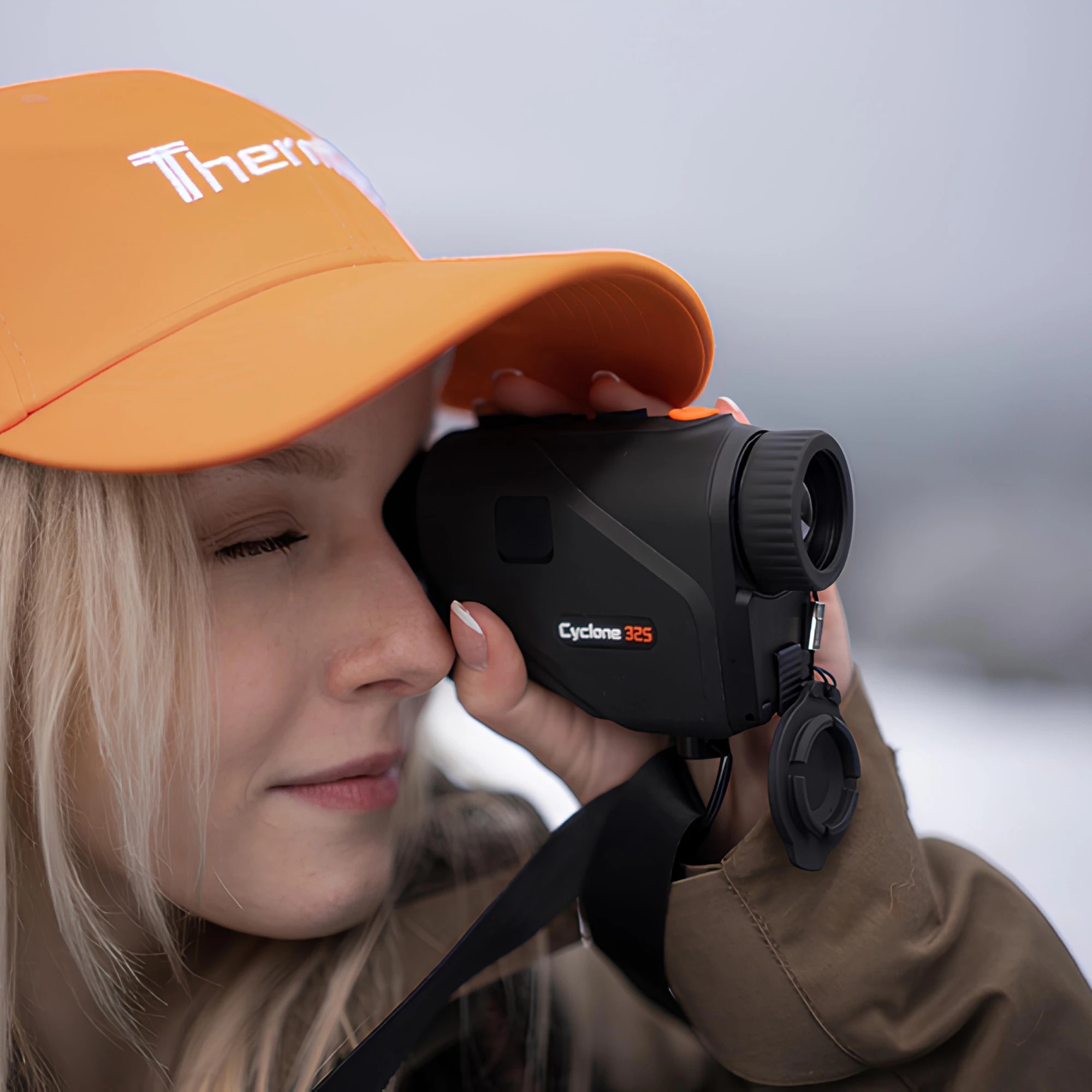Тепловізійний монокуляр ThermTec Cyclone під час польового використання в умовах обмеженої видимості